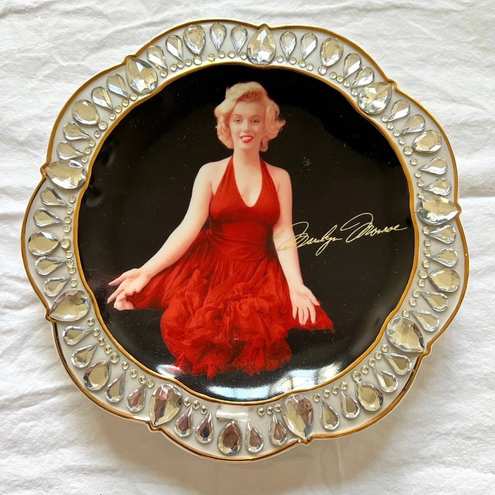 The jeweled tribute Ruby Legend Marilyn Monroe second issue collectible plate